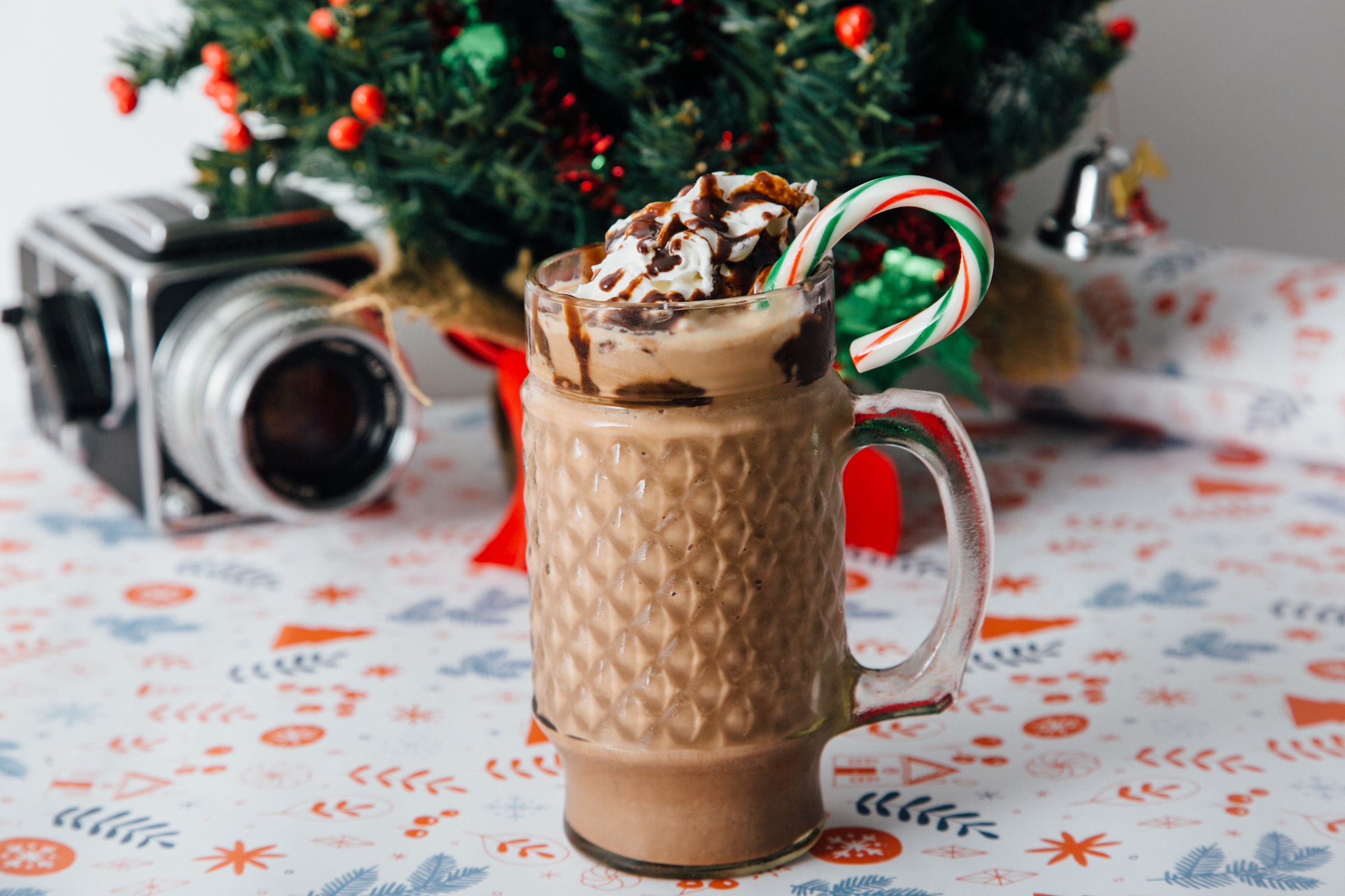 Frozen Hot Chocolate - A delicious Christmas slushie Frozen Hot Chocolate