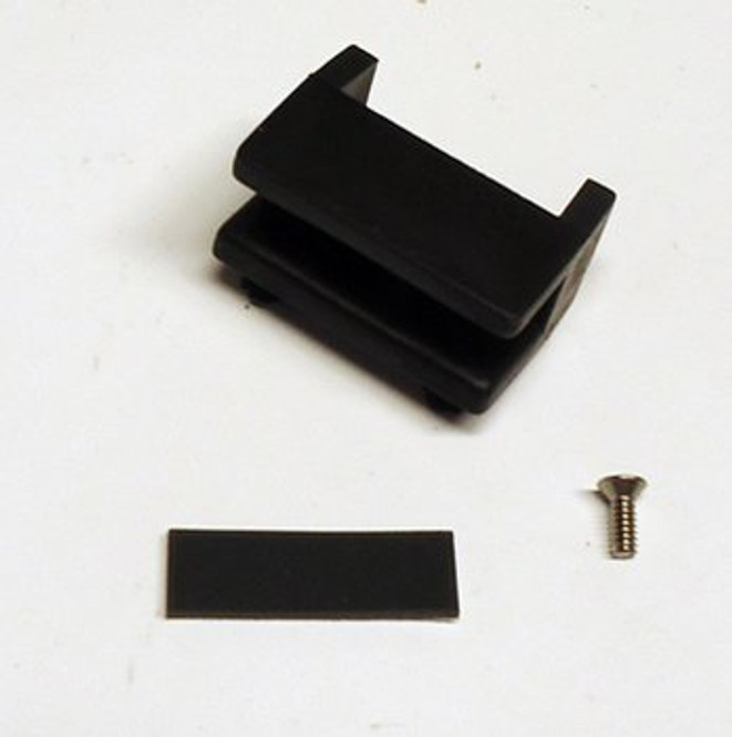 Image of all of the components in the True 922364 shelf block kit.