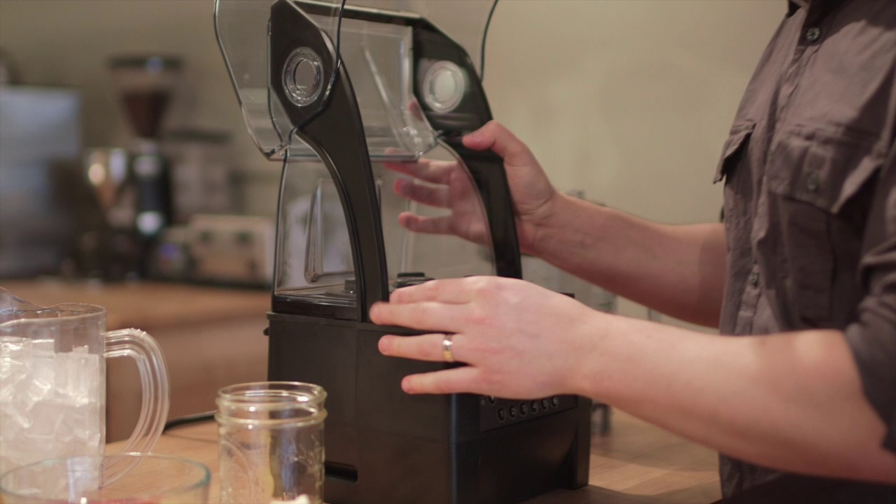 Video Overview  Vitamix The Quiet One On-Counter Commercial Blender -  Prima Supply