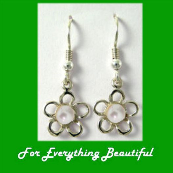 Kokkaloorie Daisy Pearl 9K Yellow Gold Hook Earrings
