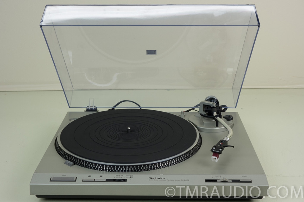 Technics SL-D202 Turntable / Record Player in Excellent Condition - The