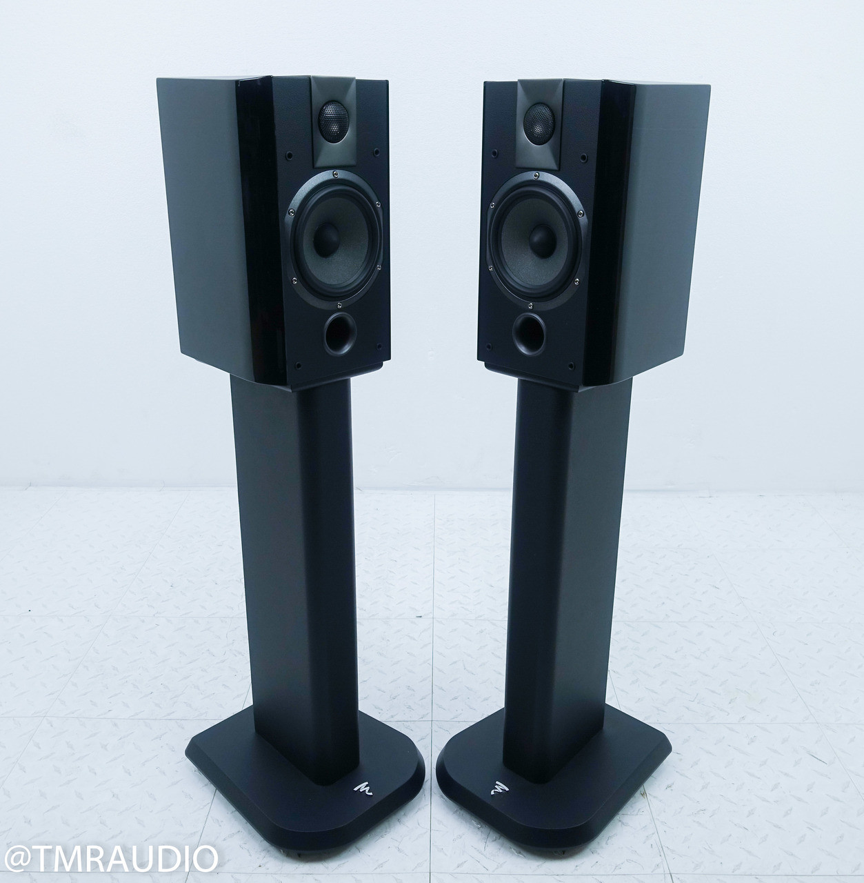 Focal Chorus 705 Bookshelf Speakers w/ Stands; Black Lacquer Pair