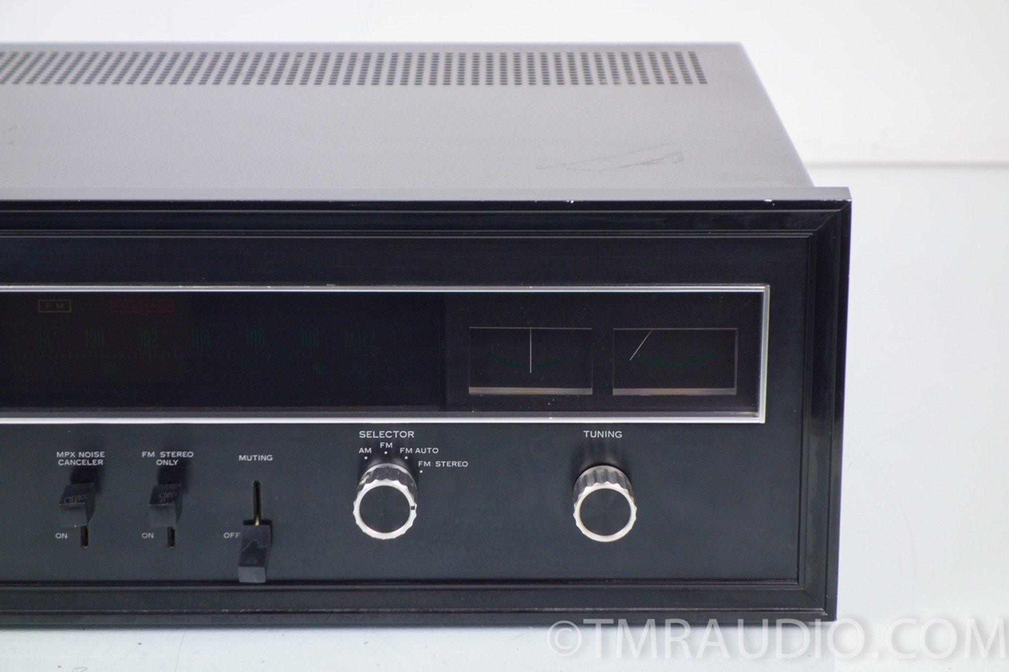 Sansui TU-999 Vintage AM / FM Analog Tuner; Multi-Voltage