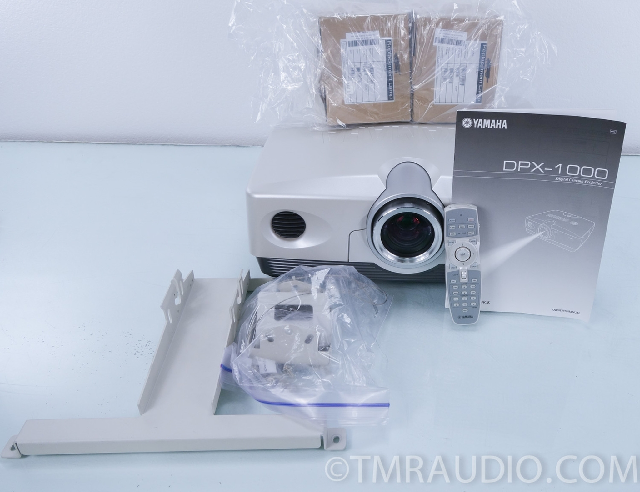 ヤマハ プロジェクター　DPX-1000 Yamaha DPX-1000 DLP Projector | eBay