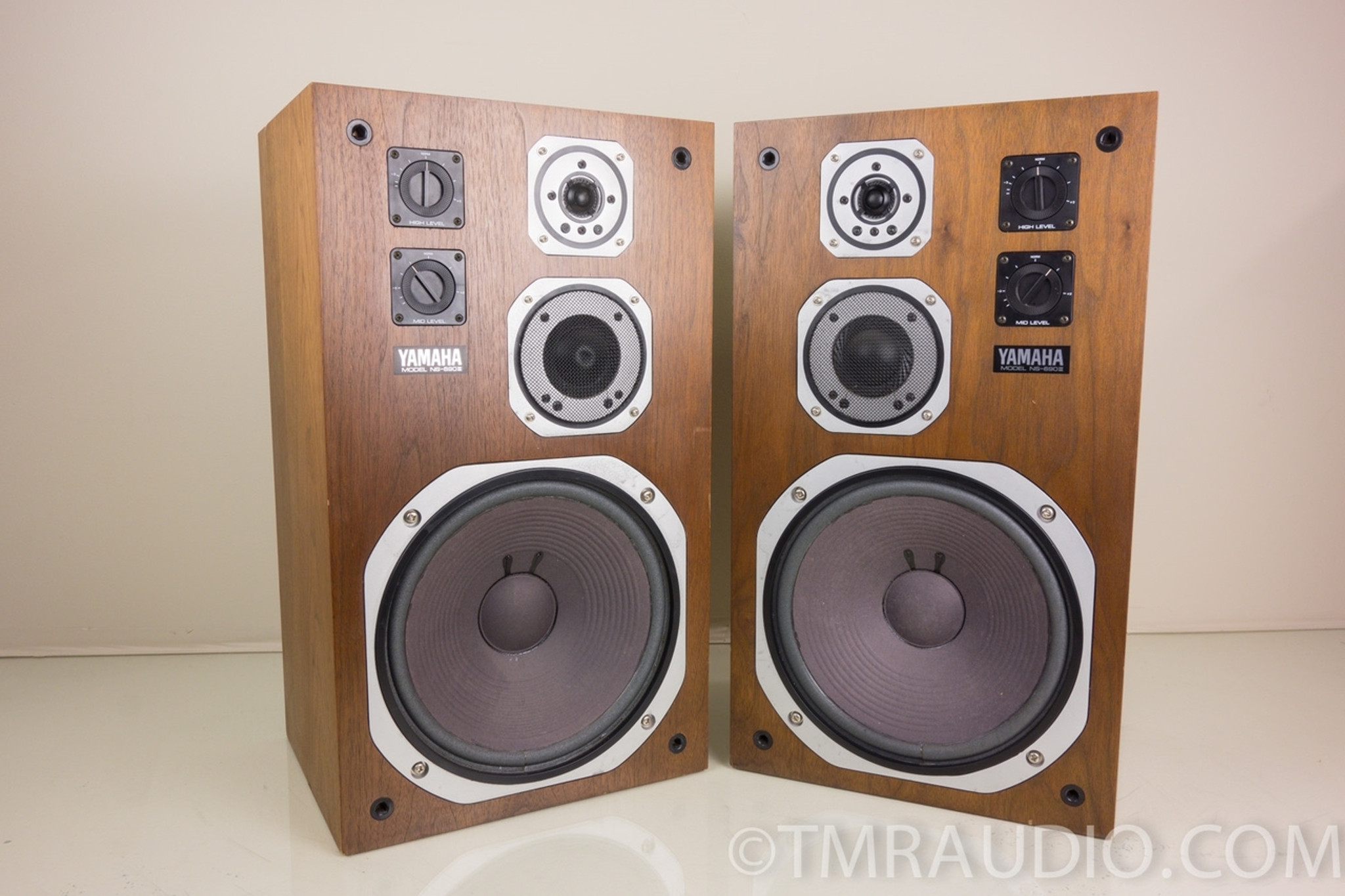 Yamaha NS-690 iii Vintage Speakers 