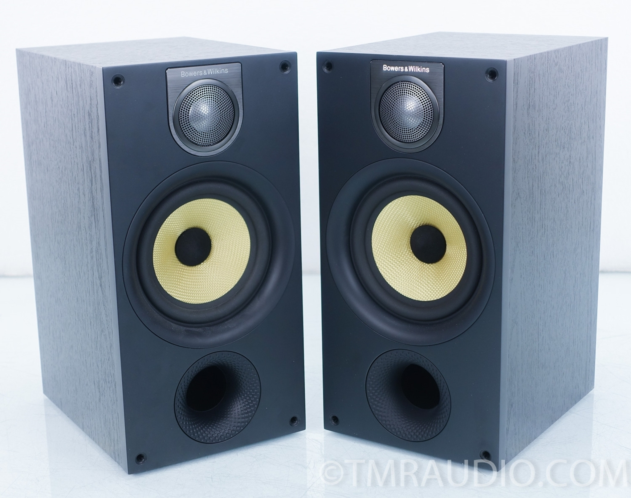 B&W 686 S2 Bookshelf Speakers; Excellent Pair Bowers & Wilkins