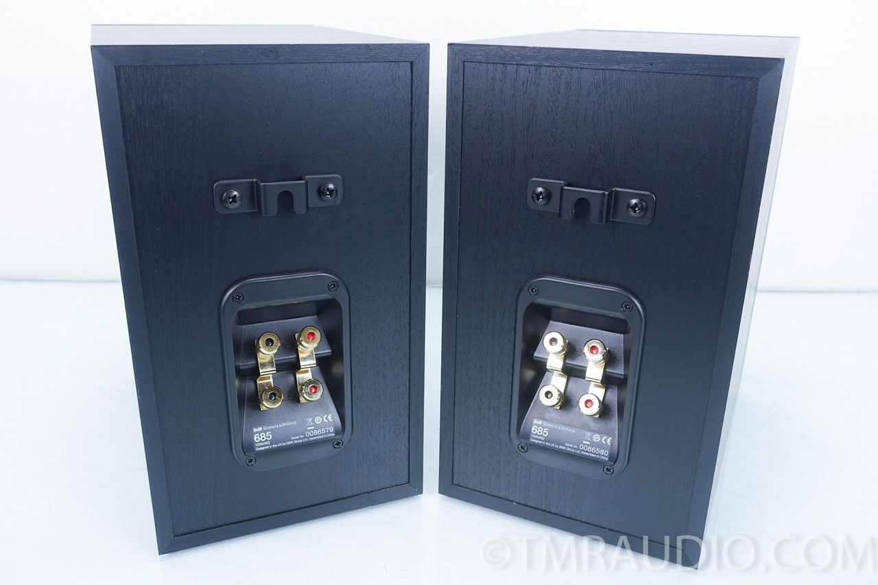 B&W 685 Bookshelf Speakers in Factory Box - The Music Room