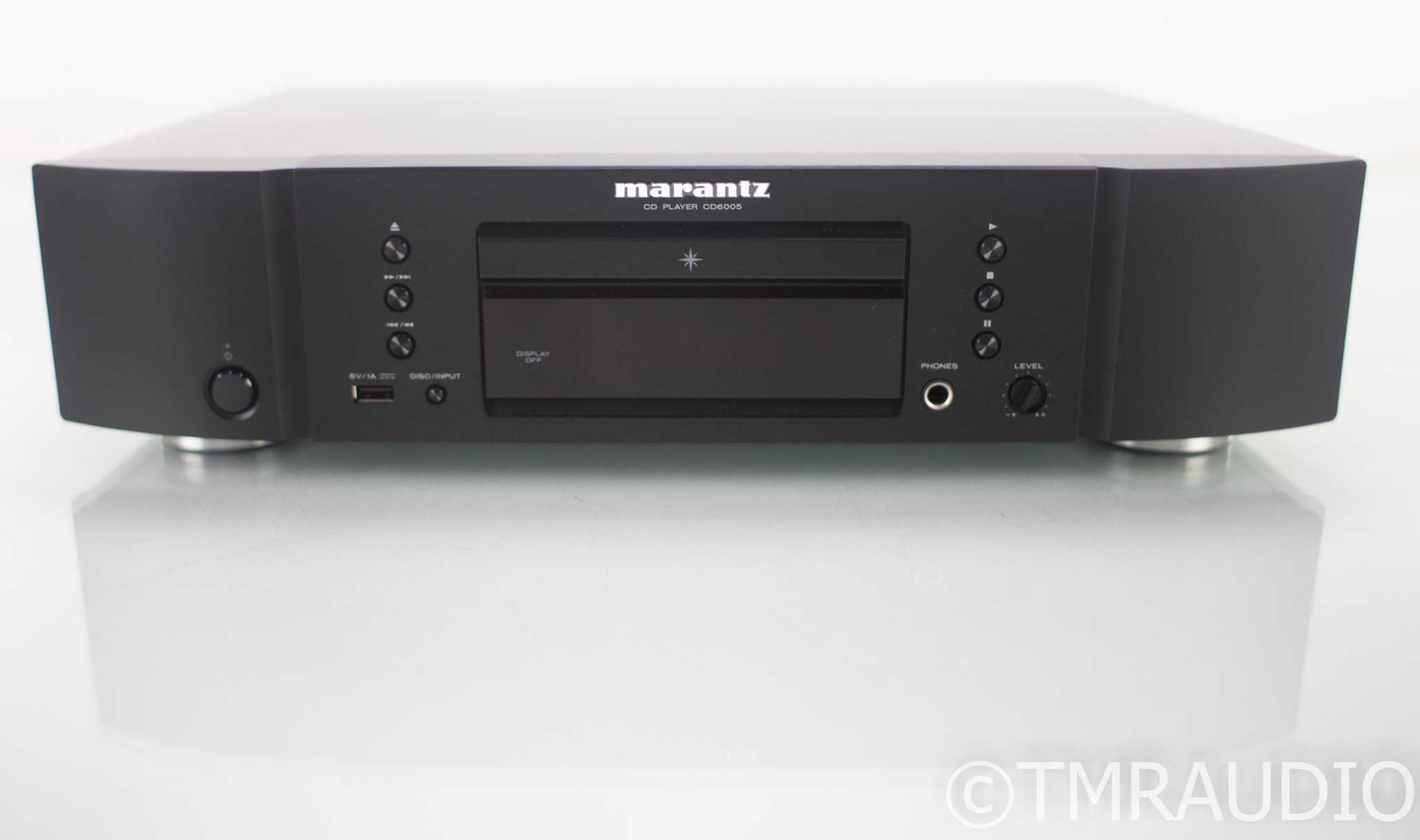 アンプ Marantz cd 6005 Marantz CD6005 Single-disc CD player/USB port for iPod