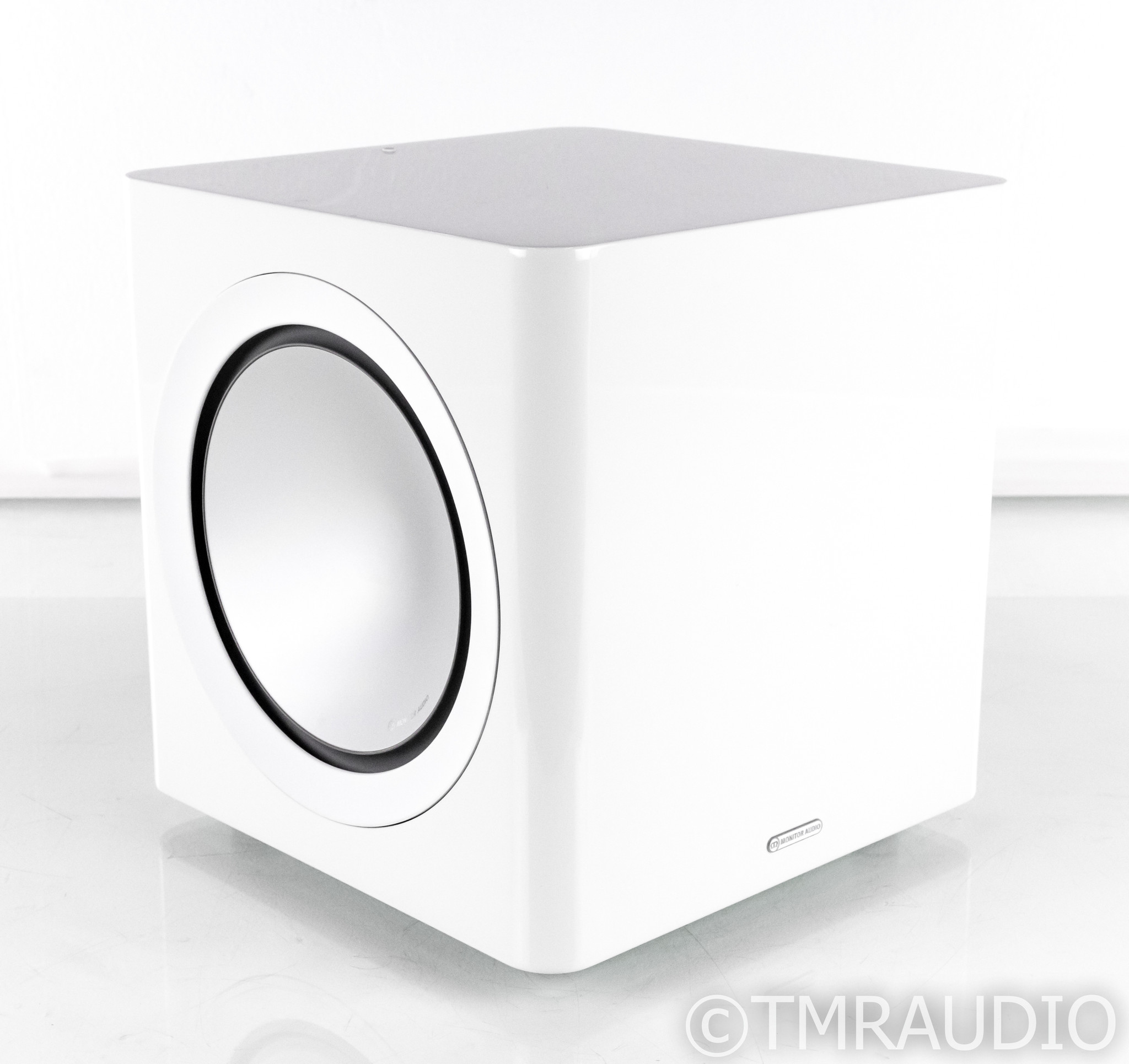 radius 390 subwoofer