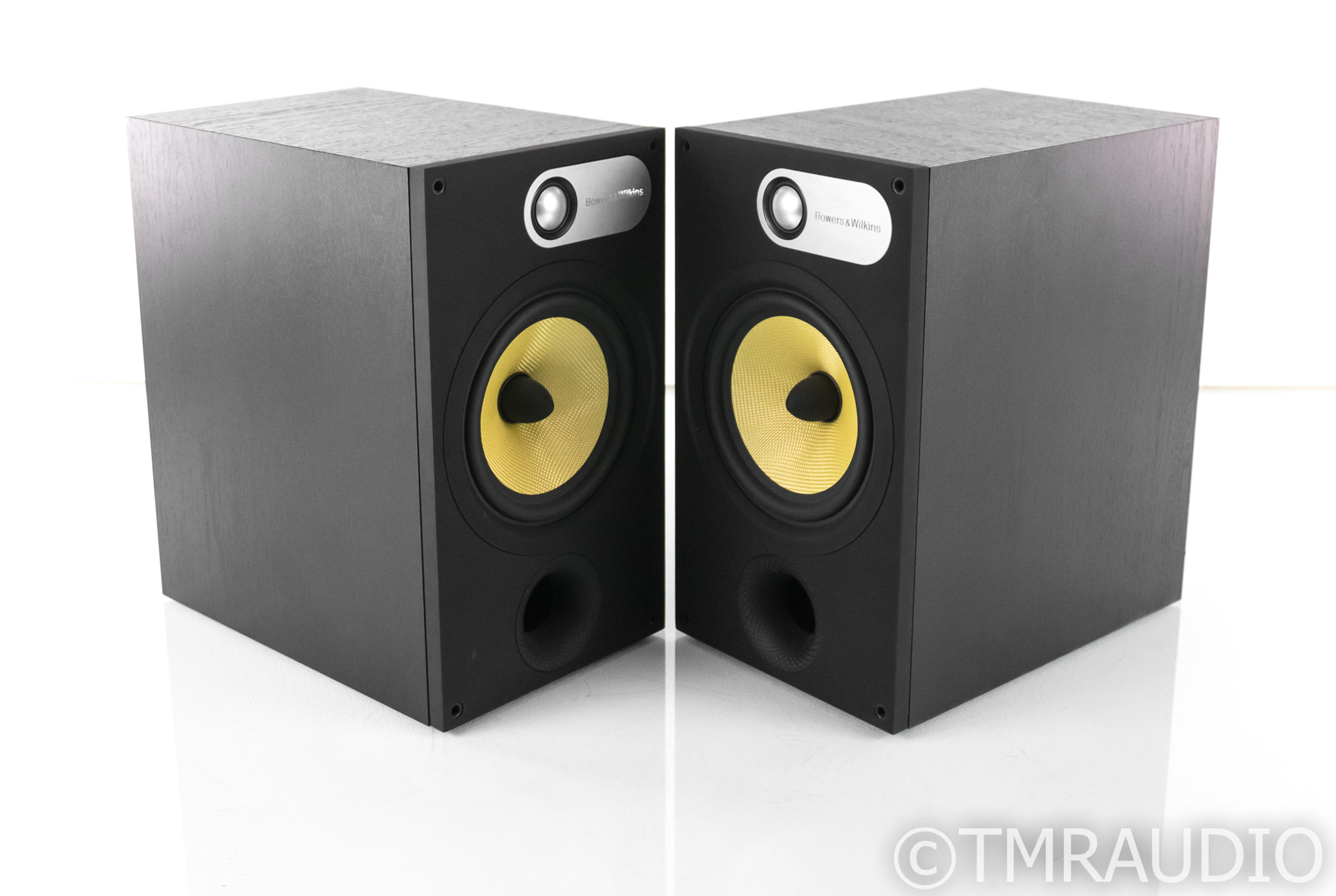 B&W 685 Bookshelf Speakers; Black Ash Pair