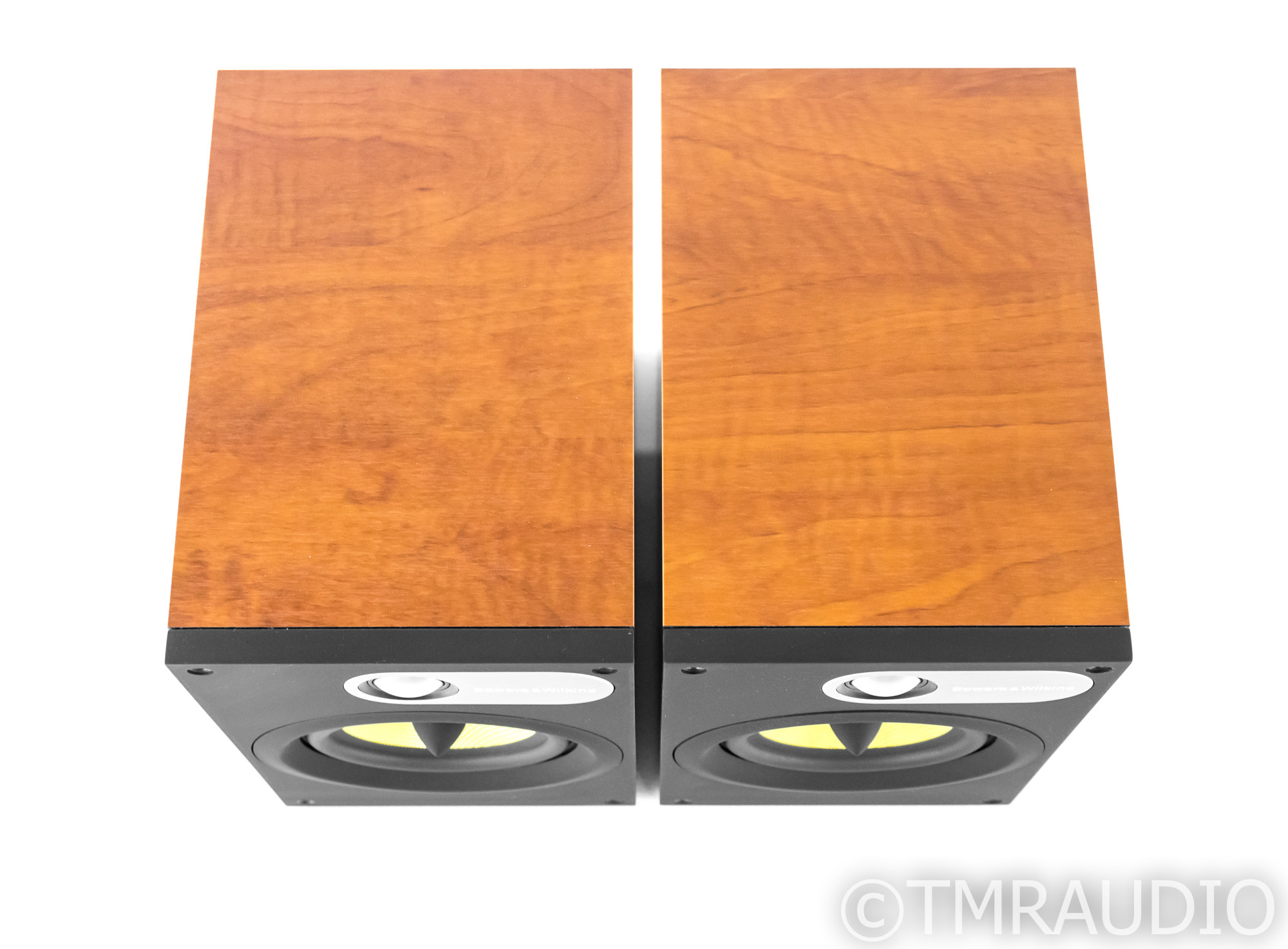 B&W 686 Bookshelf Speakers