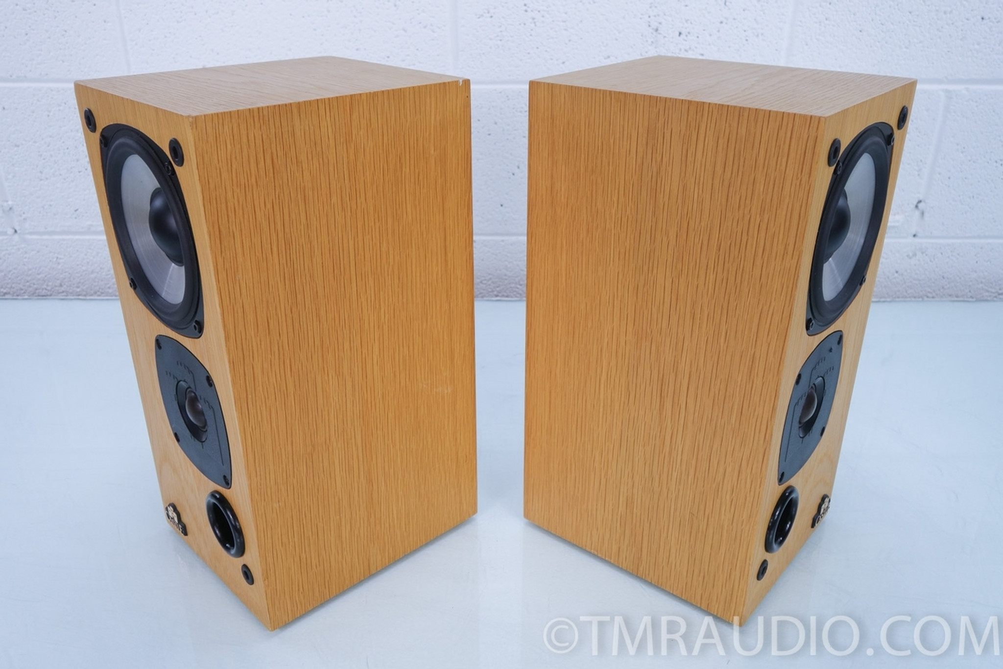 Castle Acoustics Isis Bookshelf Speakers; Excellent Pair