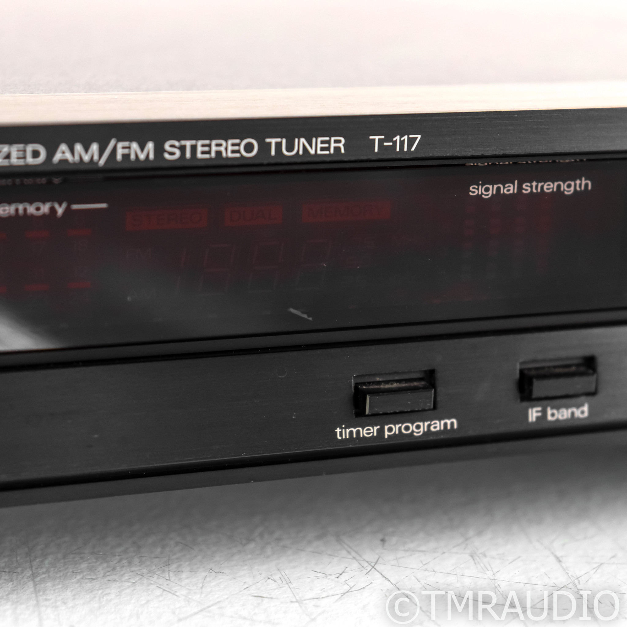 Luxman Stereo Integrated Amplifier Tuner LV 117 - Bunting Online Auctions