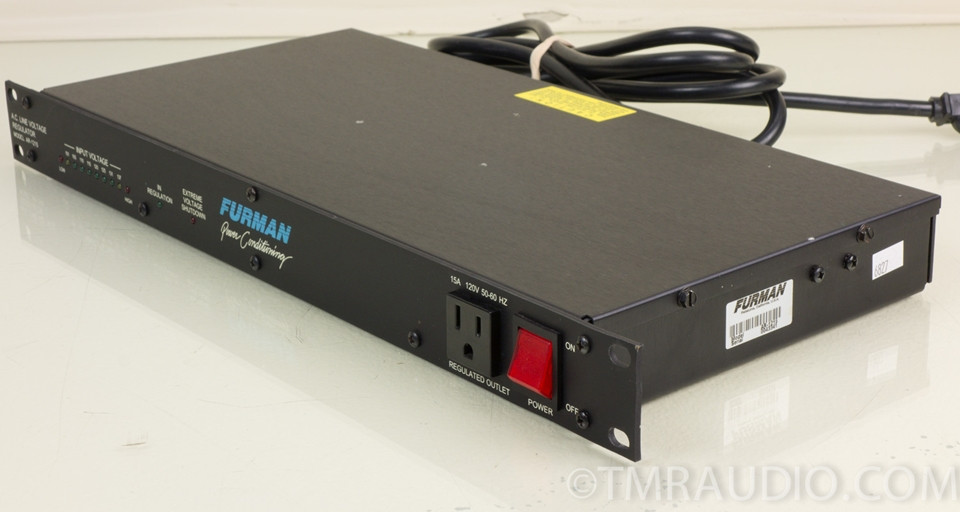 Furman AR1215 AC Line Voltage Regulator / Power Conditioner The