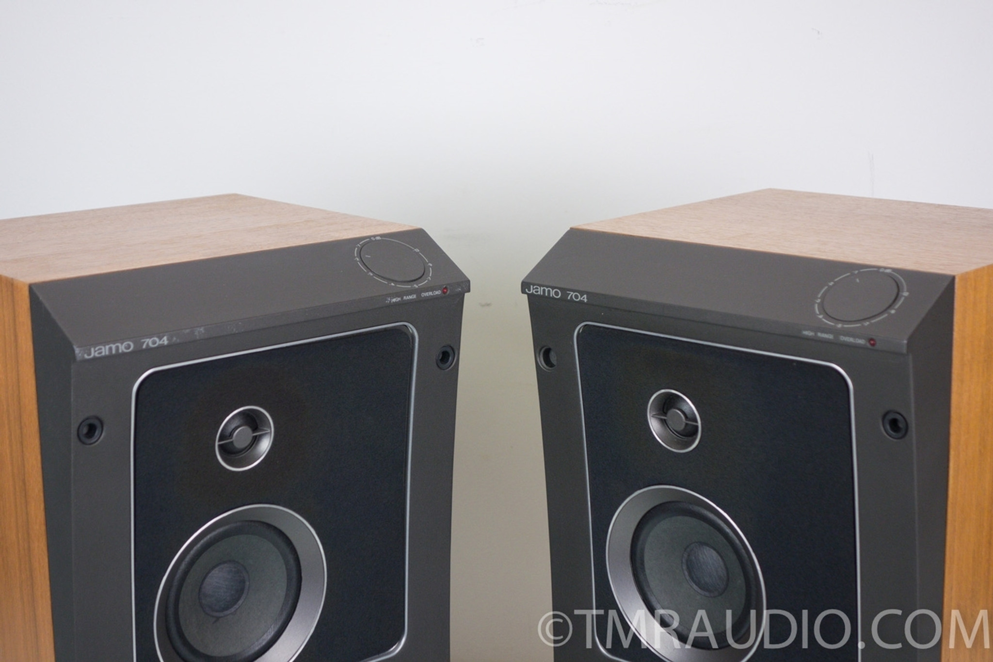 live tech wooden speaker