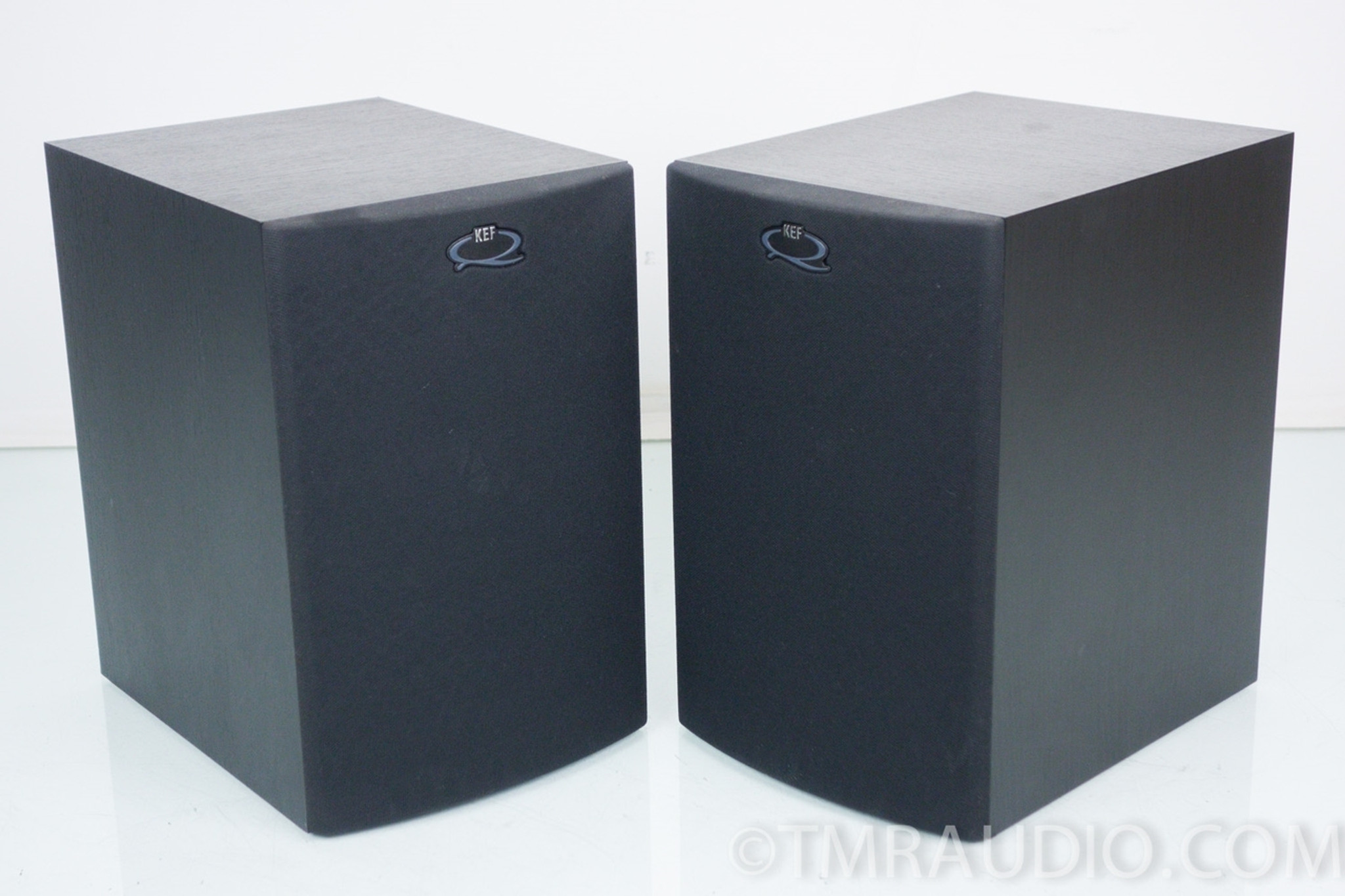 Kef Q15 Bookshelf Speakers; Excellent Pair