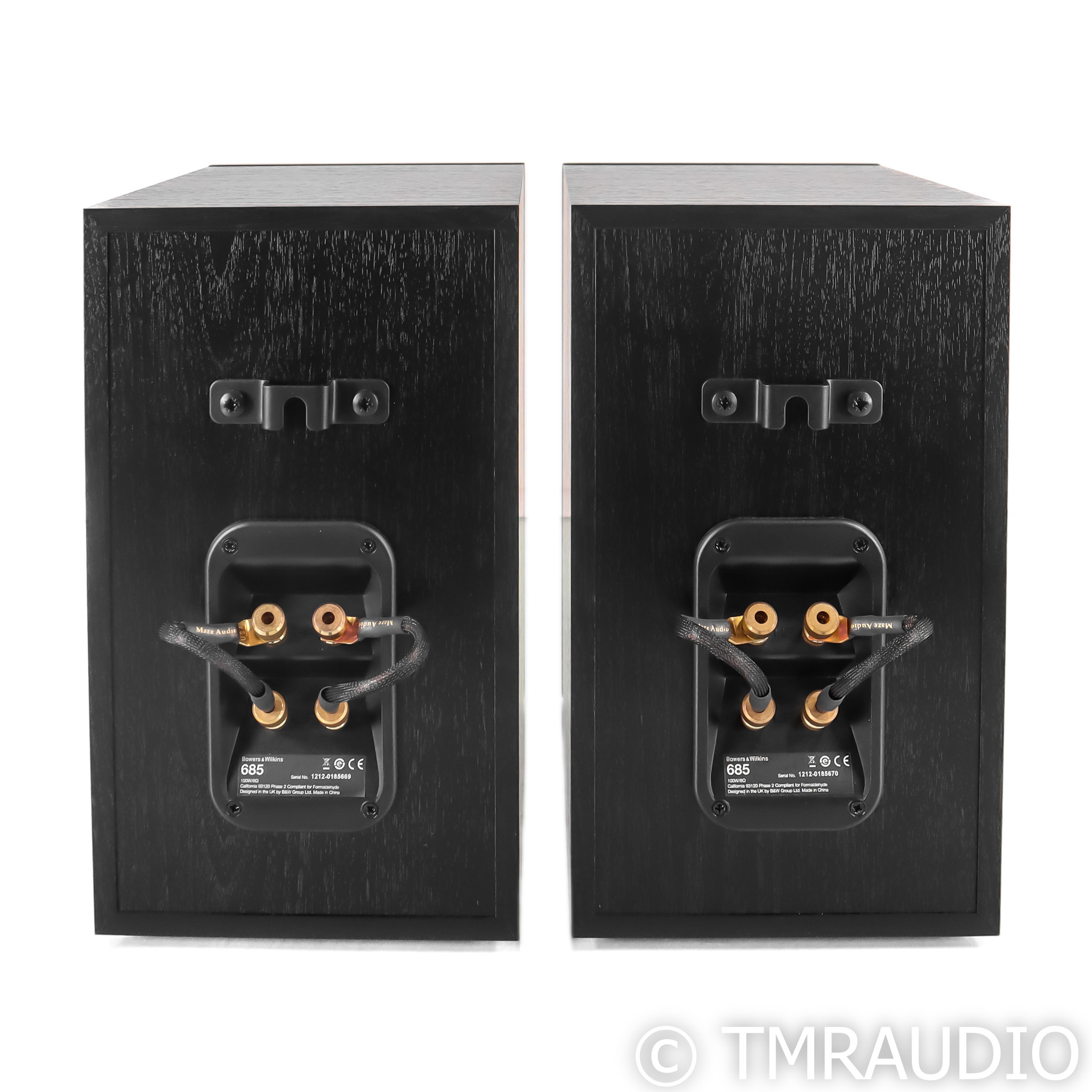 B&W 685 Bookshelf Speakers