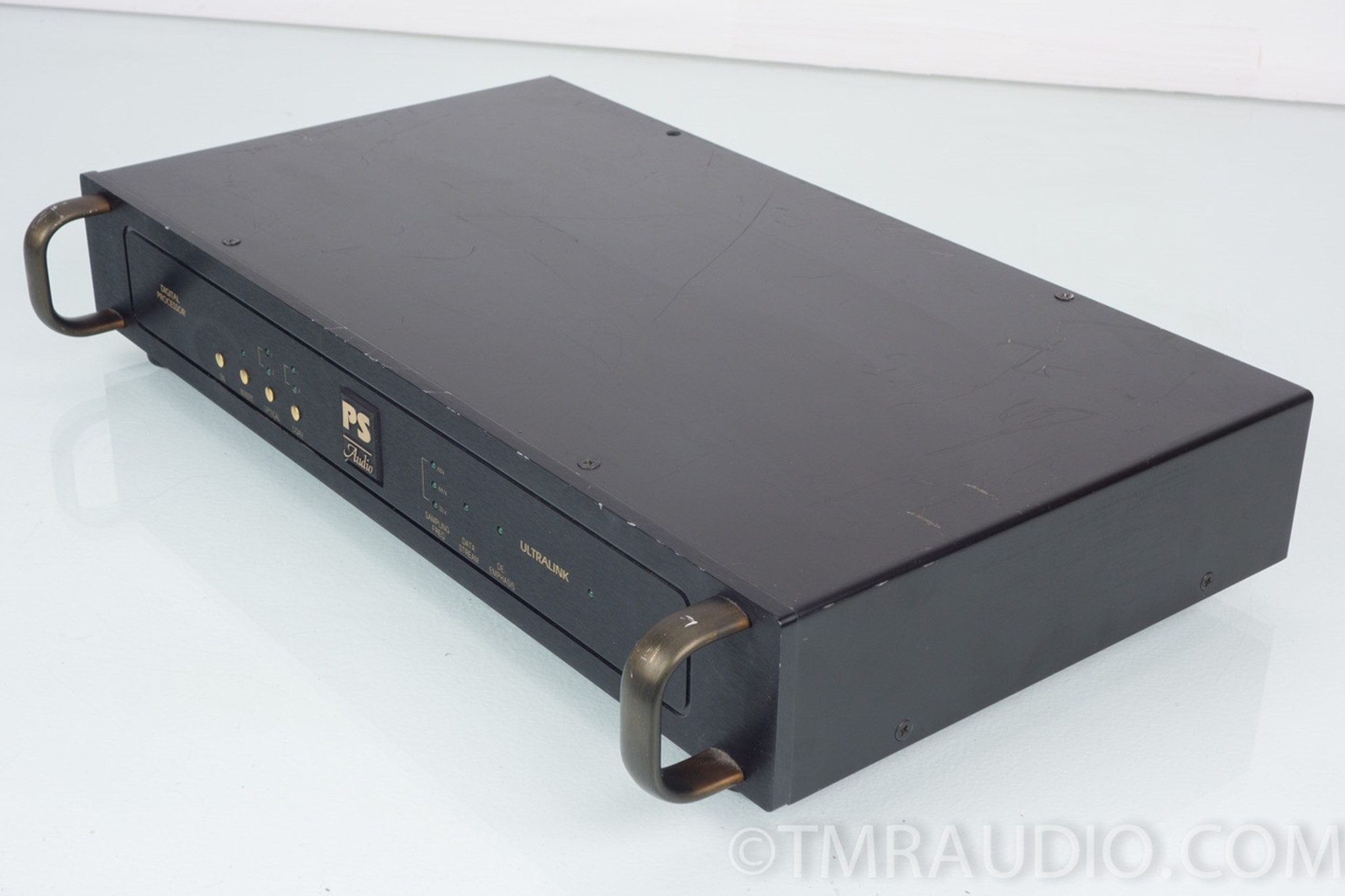 PS Audio UltraLink Digital to Analog Converter; DAC The Music Room