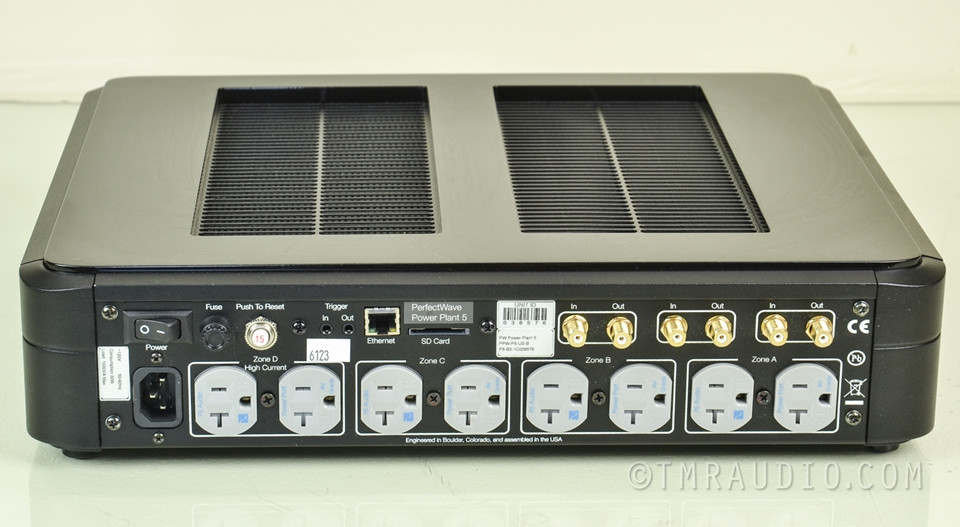 PS Audio PerfectWave Power Plant 5 Audiophile Power Conditioner