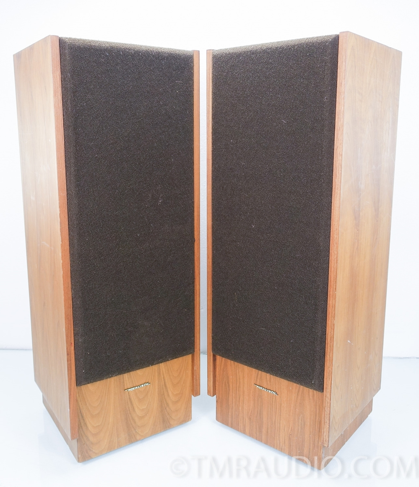 Realistic discount tower speakers