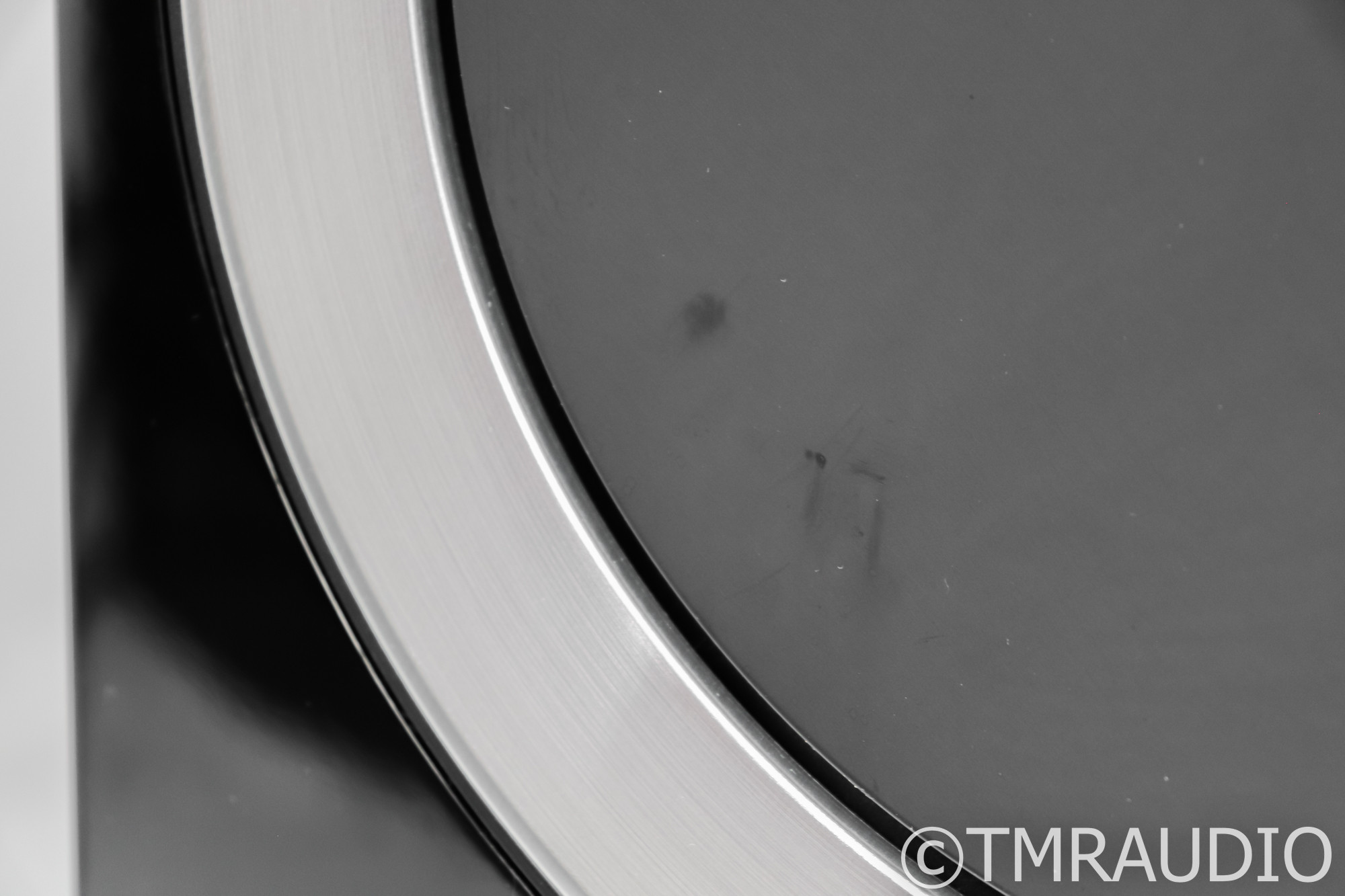 KEF R900 Floorstanding Speakers; Gloss Black Pair - The Music Room