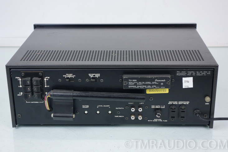 Sansui TU-999 Vintage AM / FM Analog Tuner; Multi-Voltage