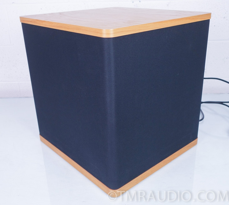 Vandersteen 2Wq Subwoofer in Factory Box; Oak
