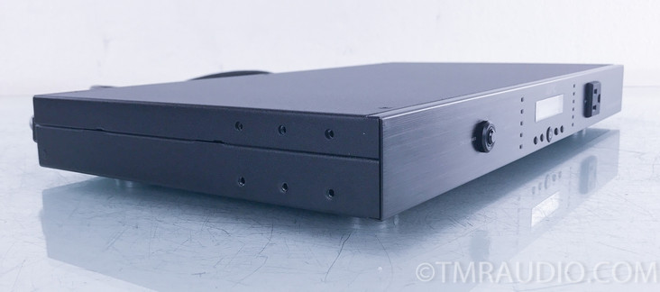 APC G5 Power Filter; Black