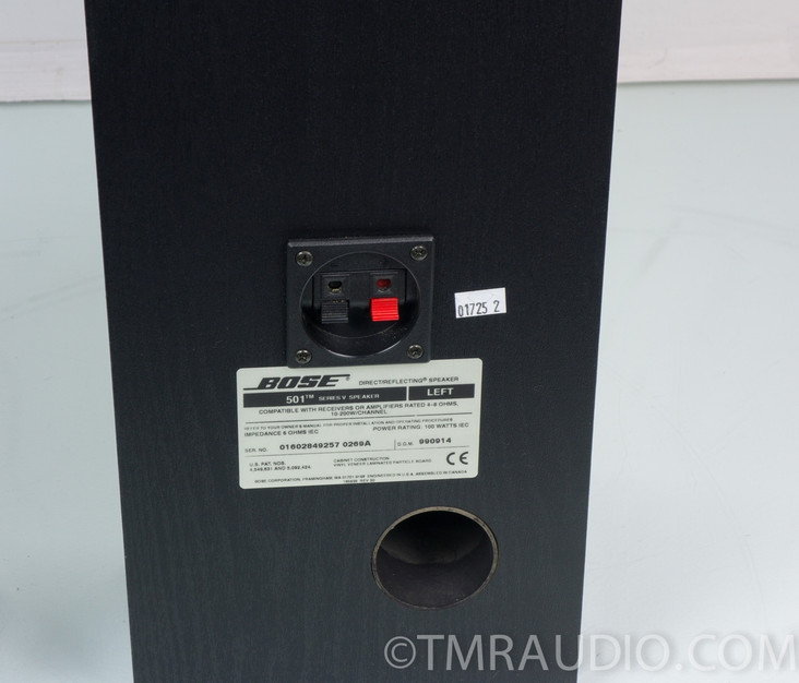 Bose 501 V Compact Floorstanding Speakers; Pristine Pair