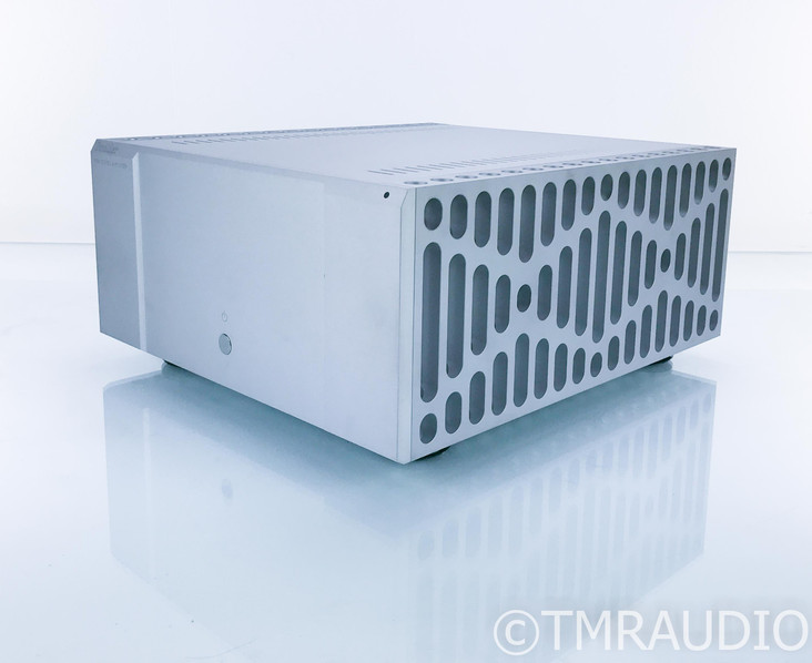 Boulder 1060 Stereo Power Amplifier (SOLD)