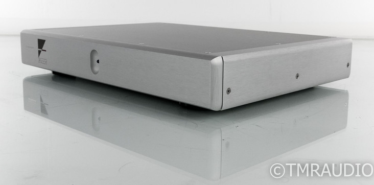 Ayre L-5xe Power Conditioner; L5xe; Silver (1/6)