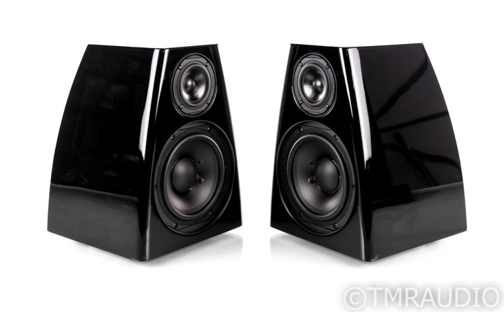 Meridian DSP3200 Powered Digital Bookshelf Speakers; Gloss Black Pair