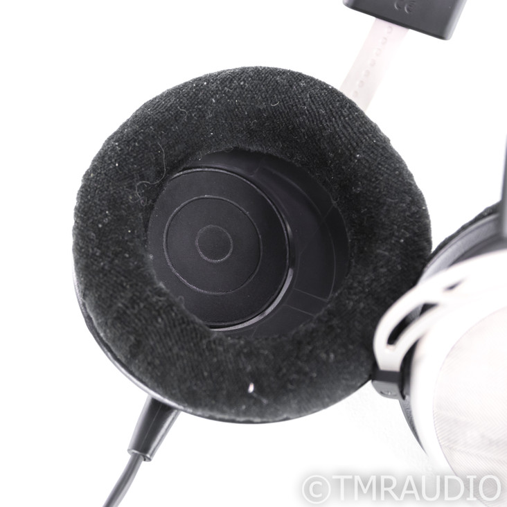 Beyerdynamic T1 Closed Back Dynamic Headphones; 600 Ohm