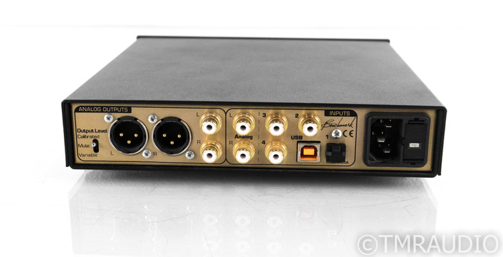 Benchmark DAC1 HDR DAC; D/A Converter; Headphone Amplifier; Remote