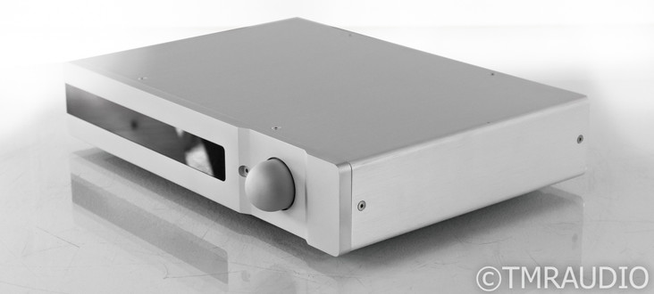 Auralic Vega DAC; D/A Converter; Remote (1/4) (SOLD)