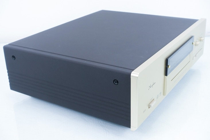 Accuphase DP-77 SACD / CD Player in Factory Box