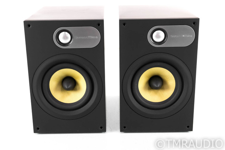 B&W 686 Bookshelf Speakers; Wenge Pair