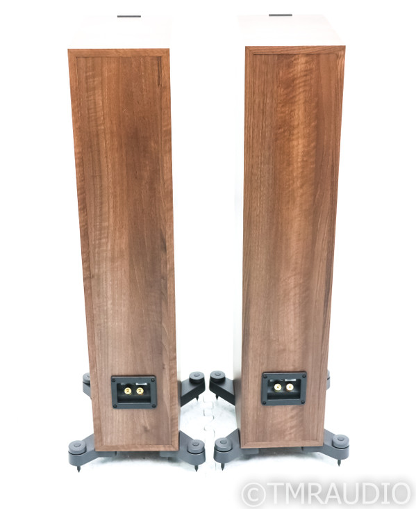 KEF Q550 Floorstanding Speakers; Walnut Pair; Mint (No Grills)