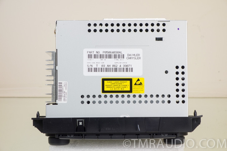 Factory Chrysler AM/FM Radio / CD Player NIB P05064030AL