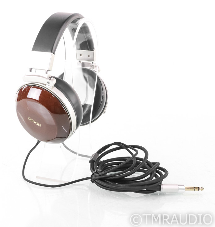 Denon AH-D7000 Closed Back Headphones; AHD7000