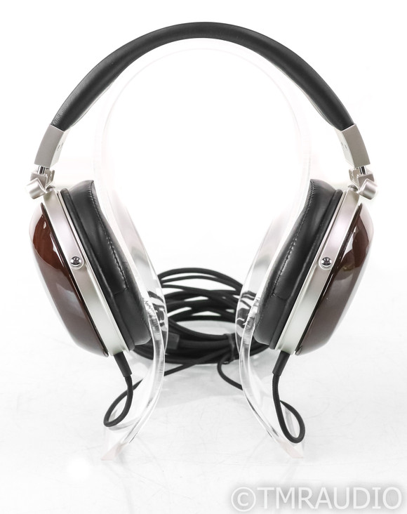 Denon AH-D7000 Closed Back Headphones; AHD7000