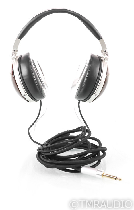 Denon AH-D7000 Closed Back Headphones; AHD7000