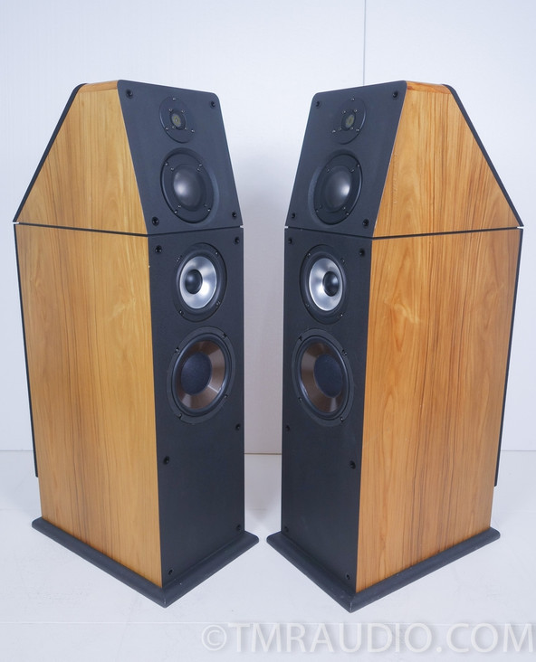 Genesis VI Speakers with Amplifier; AS-IS