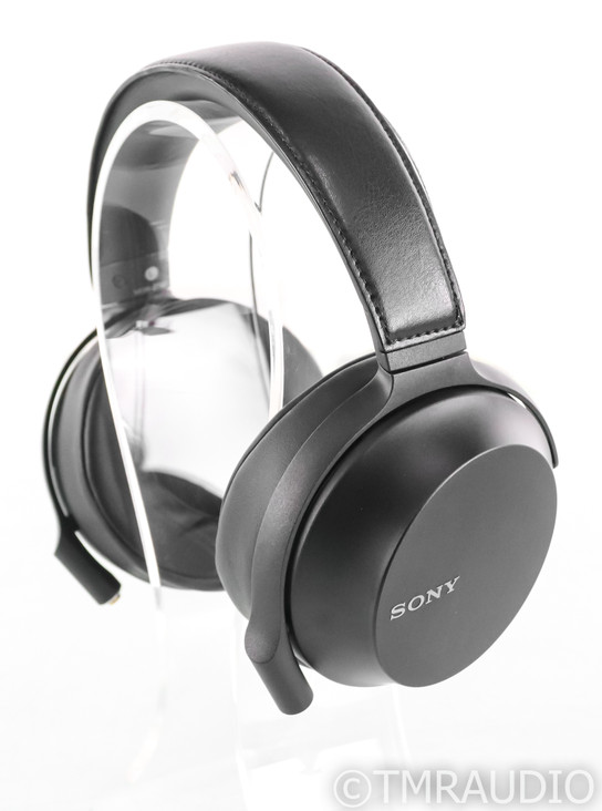 Sony MDR-Z7M2 Closed Back Headphones; MDRZ7M2