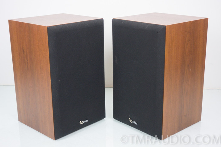 Infinity SM-82 Bookshelf Speakers