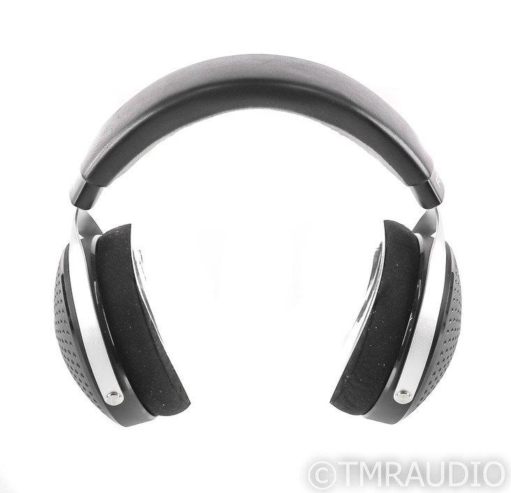 Focal Elegia Closed Back Headphones; Black (1/1)