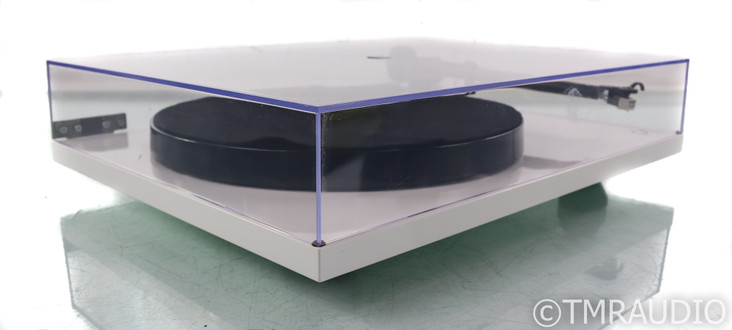 Rega Planar 1 Plus Belt Drive Turntable; P1+; Rega Carbon MM Cartridge
