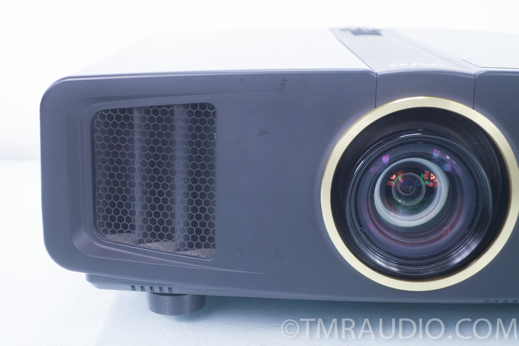 JVC DLA-HD100 D-ILA Projector (only 521 hours on lamp)