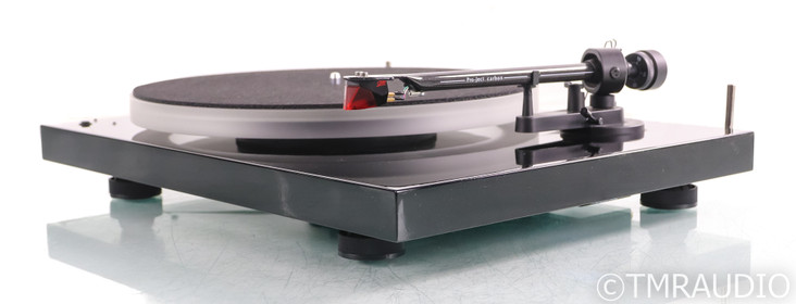 Pro-Ject Debut Carbon Esprit SB Belt-Drive Turntable; Ortofon 2M Red Cartridge