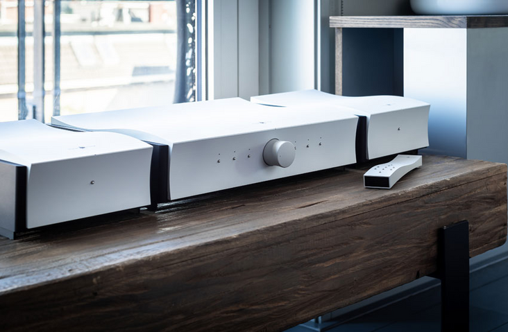 Mola Mola Makua Preamplifier